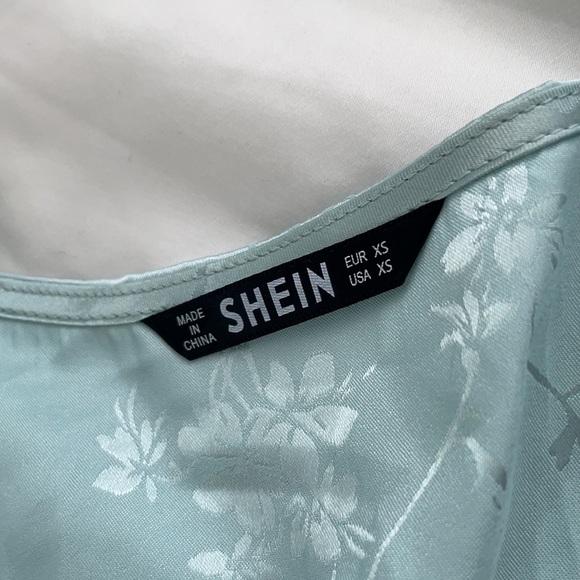 Satin top✨ - Picture 2 of 2